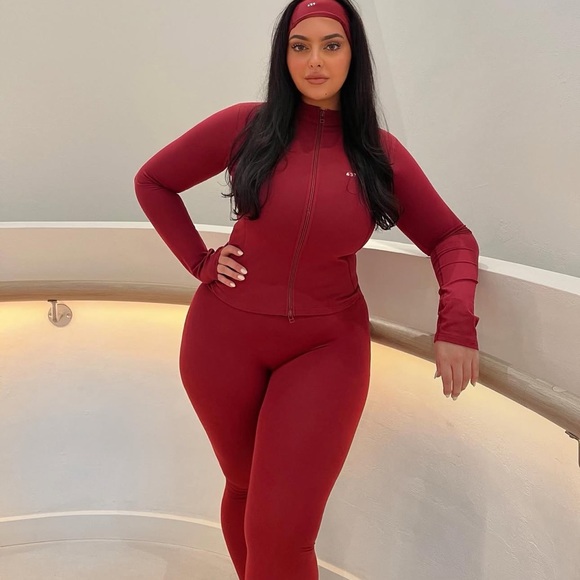 437 Mahogany Small jacket and Medium leggings